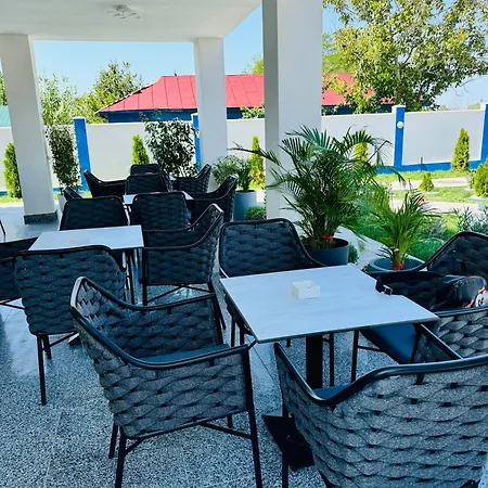 Konukevi Pensiunea Paradisul Marii