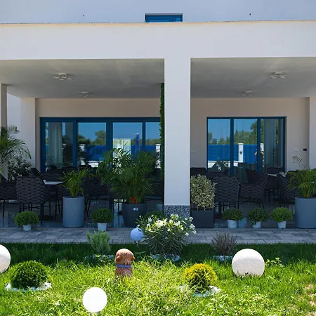 Pensiunea Paradisul Marii Guest house