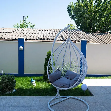 Pensiunea Paradisul Marii Guest house