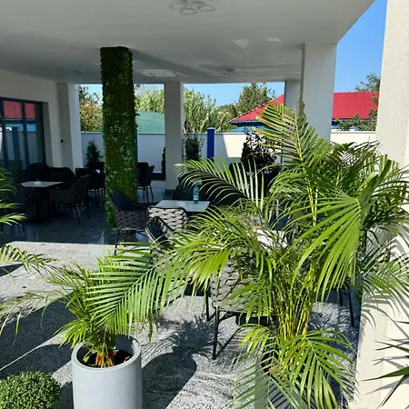 Pensiunea Paradisul Marii 3*