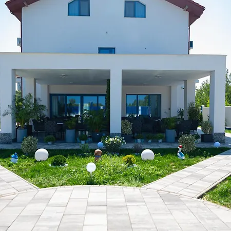 Pensiunea Paradisul Marii 3*